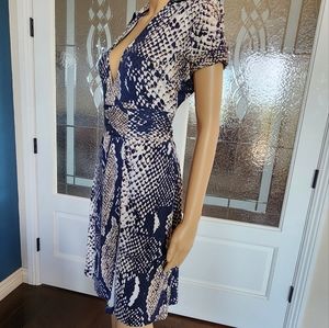 DIANE VON FURSTENBERG DRESS SZ 2